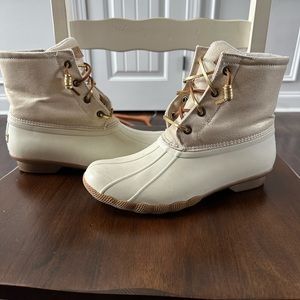 Sperry size 9 saltwater duck boots